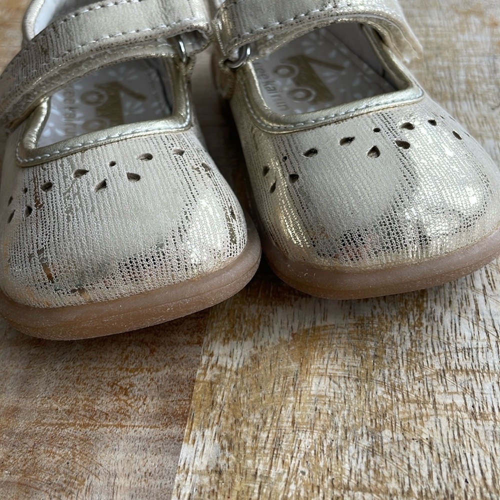 See Kai Run Gold Tone Hook-and-Loop Mary Janes - Picture 2 of 8